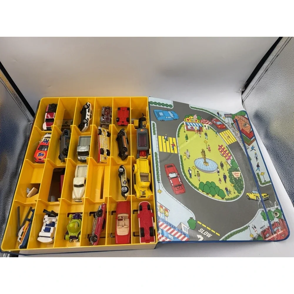 Vintage REALTOY Playset Car Carrying Case With 20 Mixed Cars Old/New - RARE